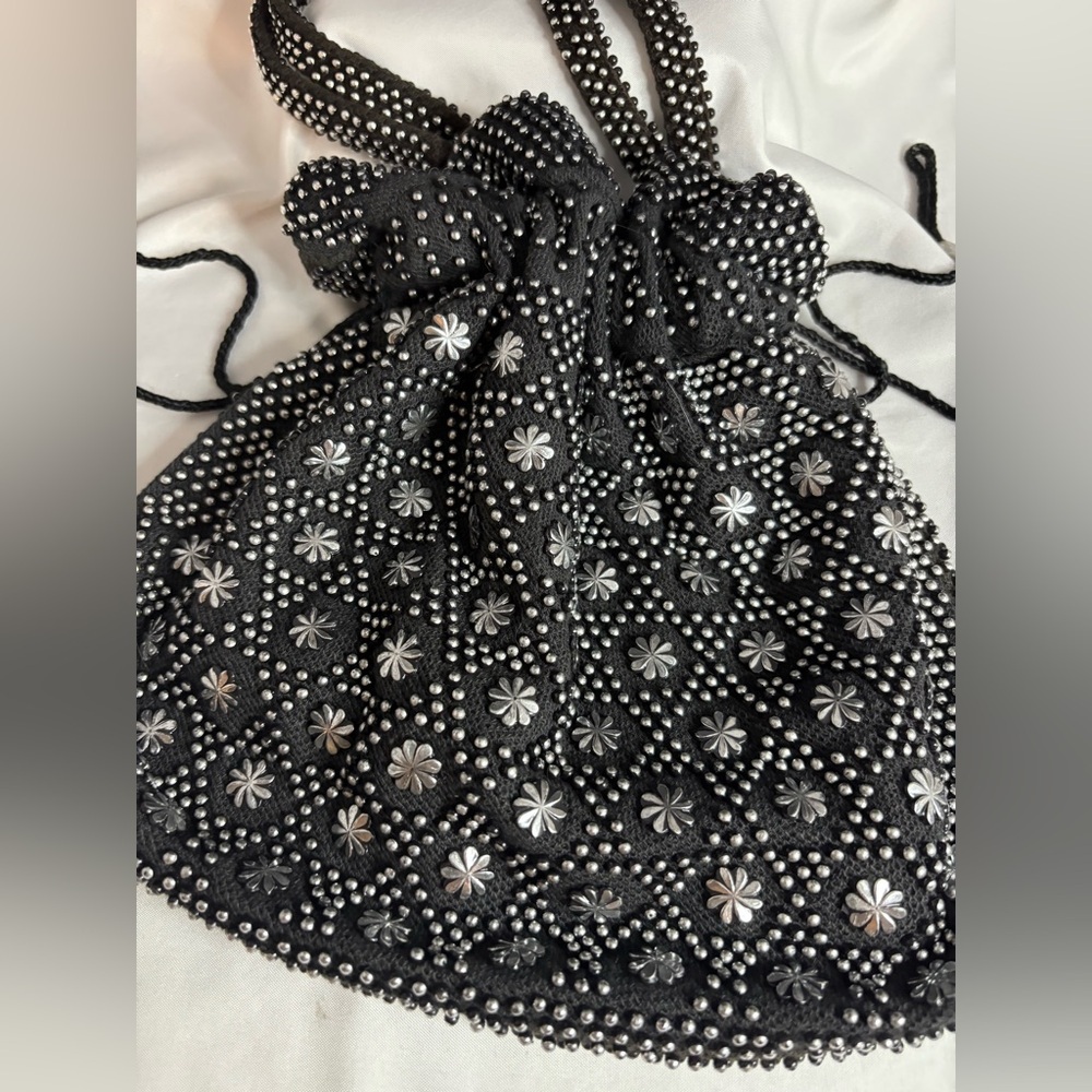 Black metallic beaded, drawstring purse/bag - Picture 5 of 5